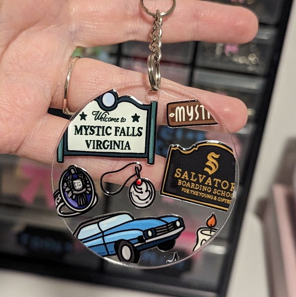 Vampire Diaries Mystic Falls Keychain New! - Picture 2 of 4